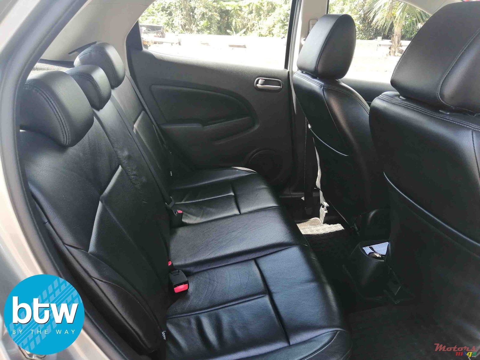 2014' Mazda Demio photo #3