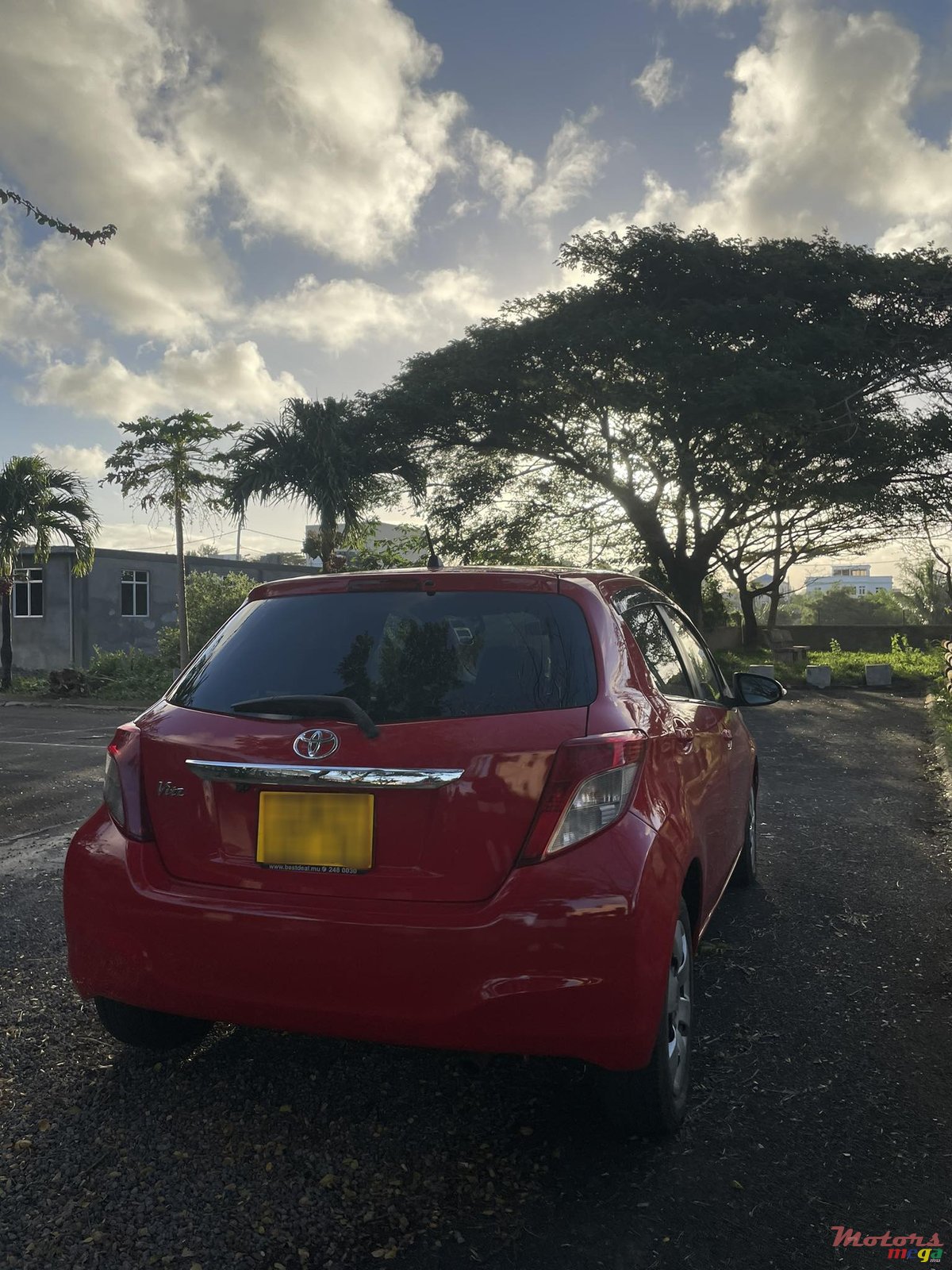 2013' Toyota Vitz photo #3