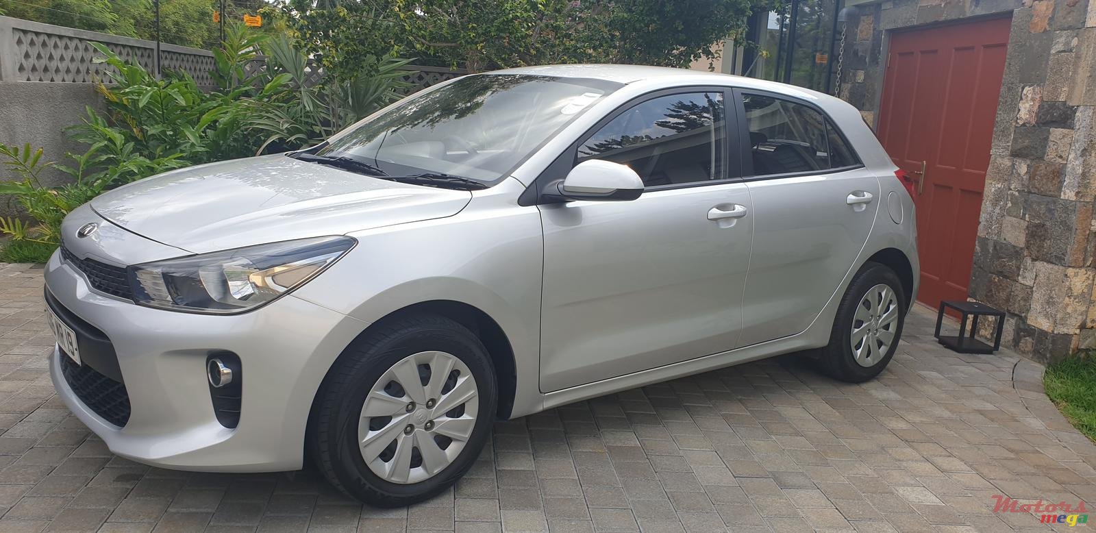 2019' Kia Rio photo #2