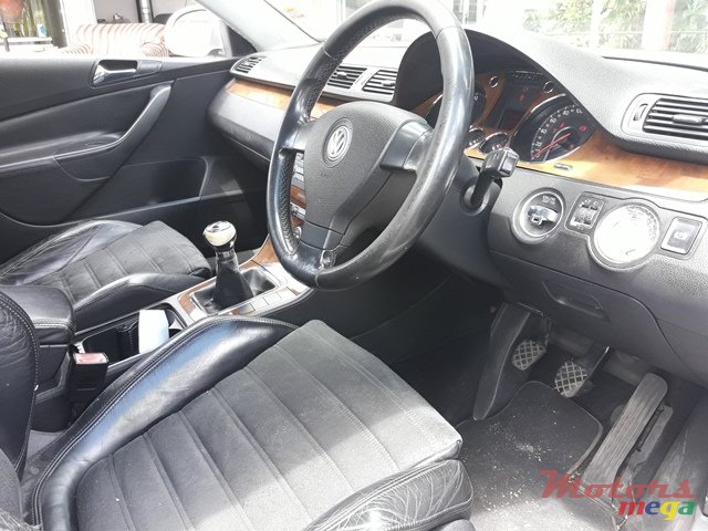 2006' Volkswagen Passat photo #7