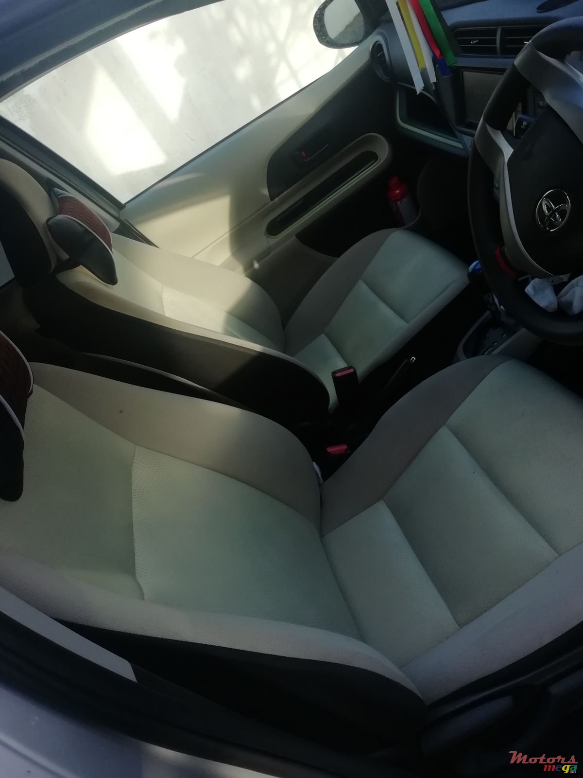 2015' Toyota Aqua photo #1