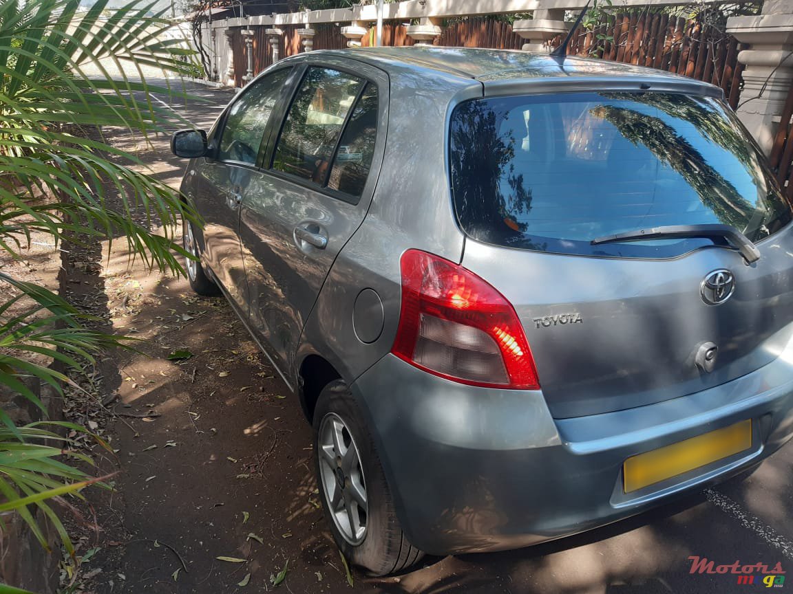 2007' Toyota Yaris photo #4