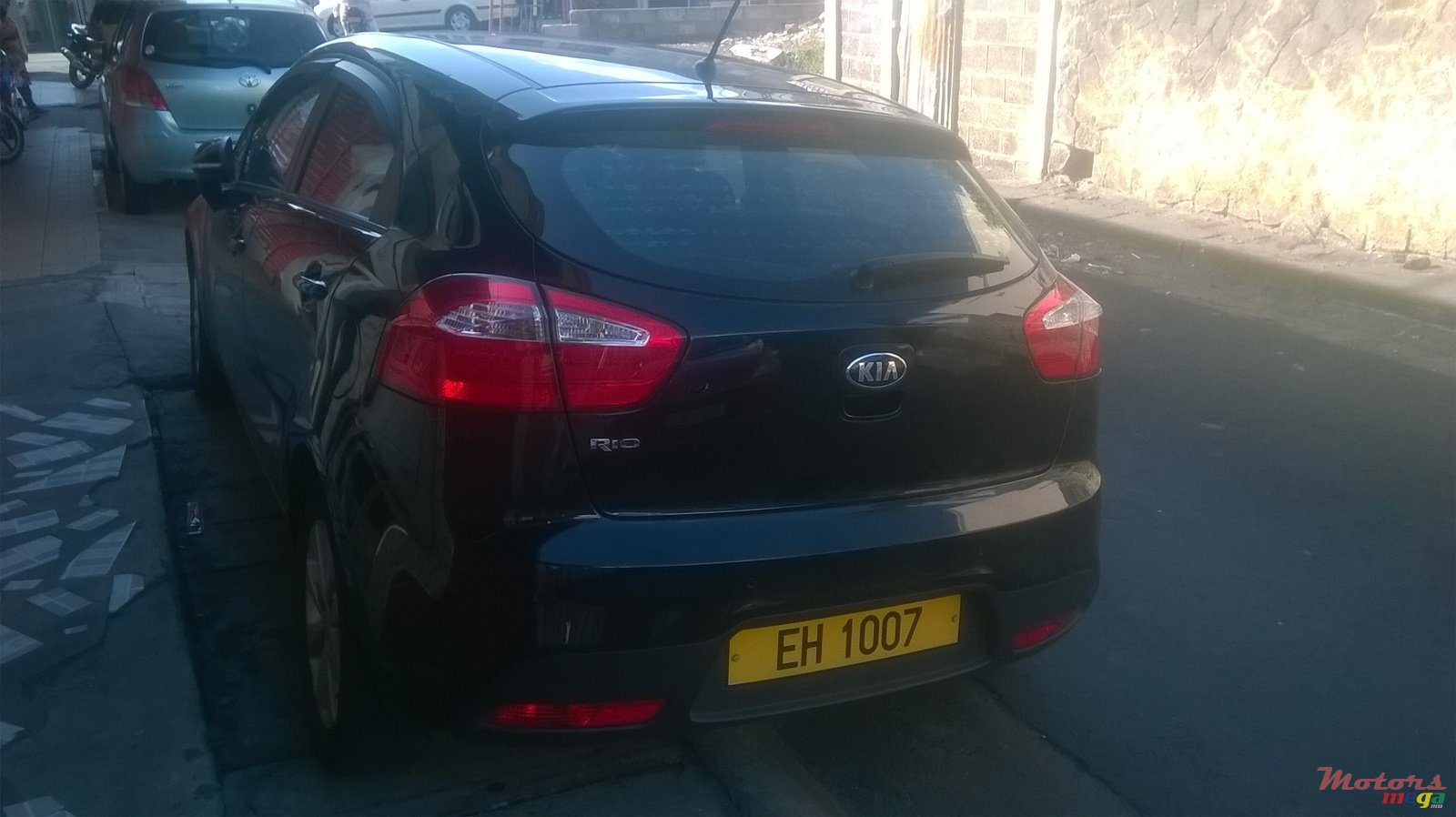 2013' Kia Rio hatchback photo #1