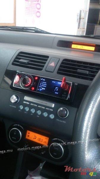 2005' Suzuki Swift Japan photo #3