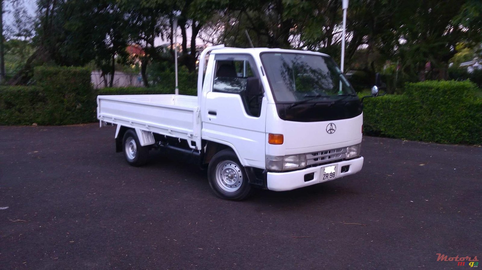 1998' Toyota Dyna photo #1