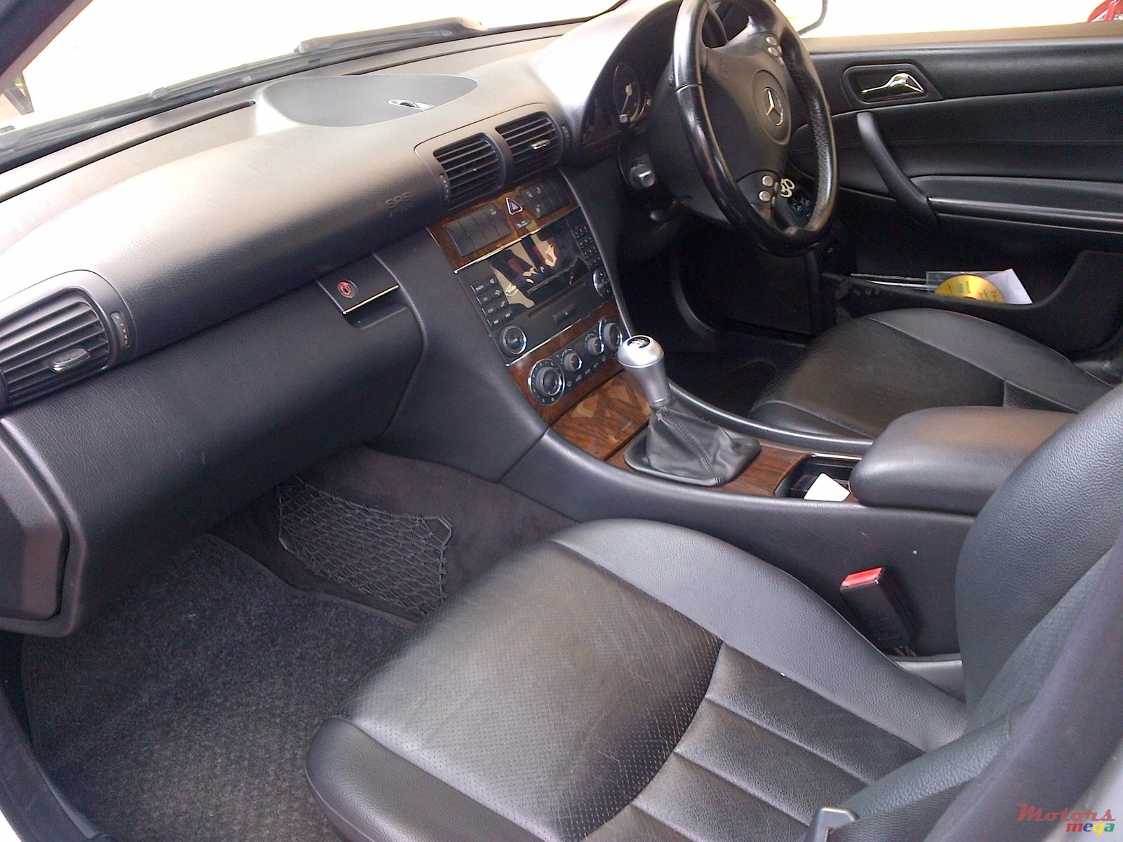 2004' Mercedes-Benz C-Class C220 CDI photo #5