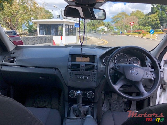 2009' Mercedes-Benz C-Class photo #5