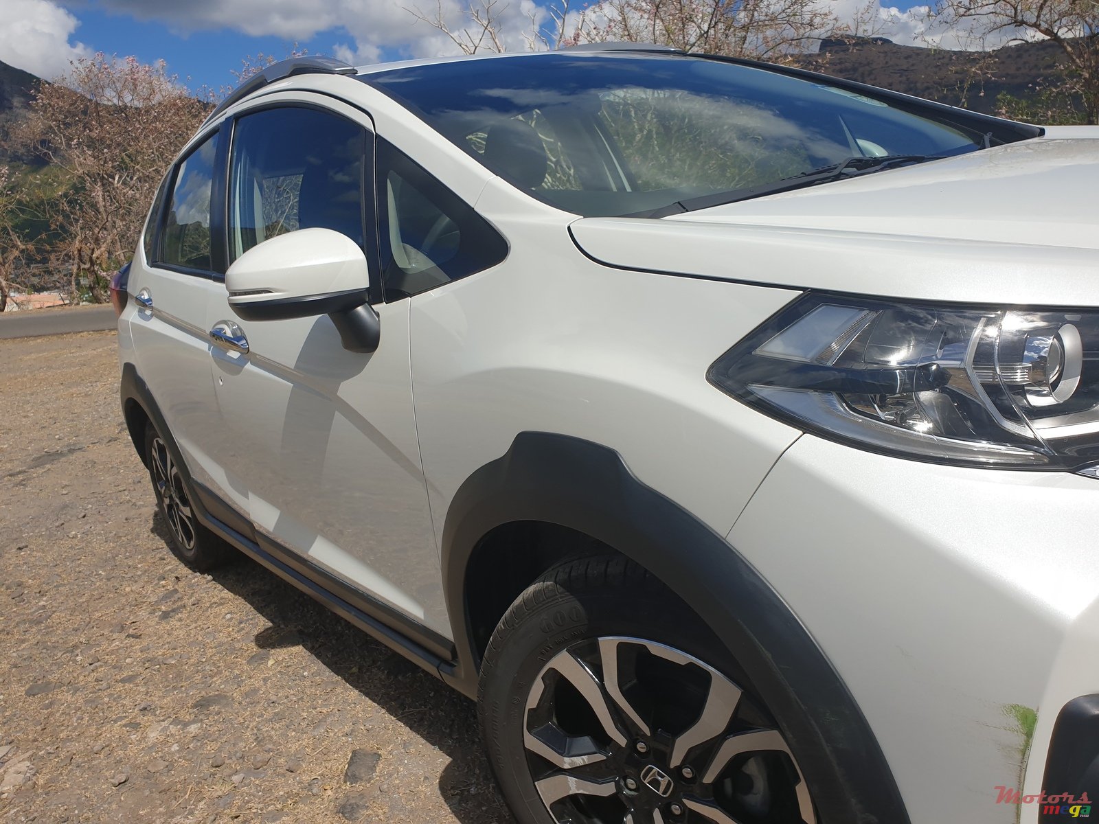 2021' Honda WR-V photo #1