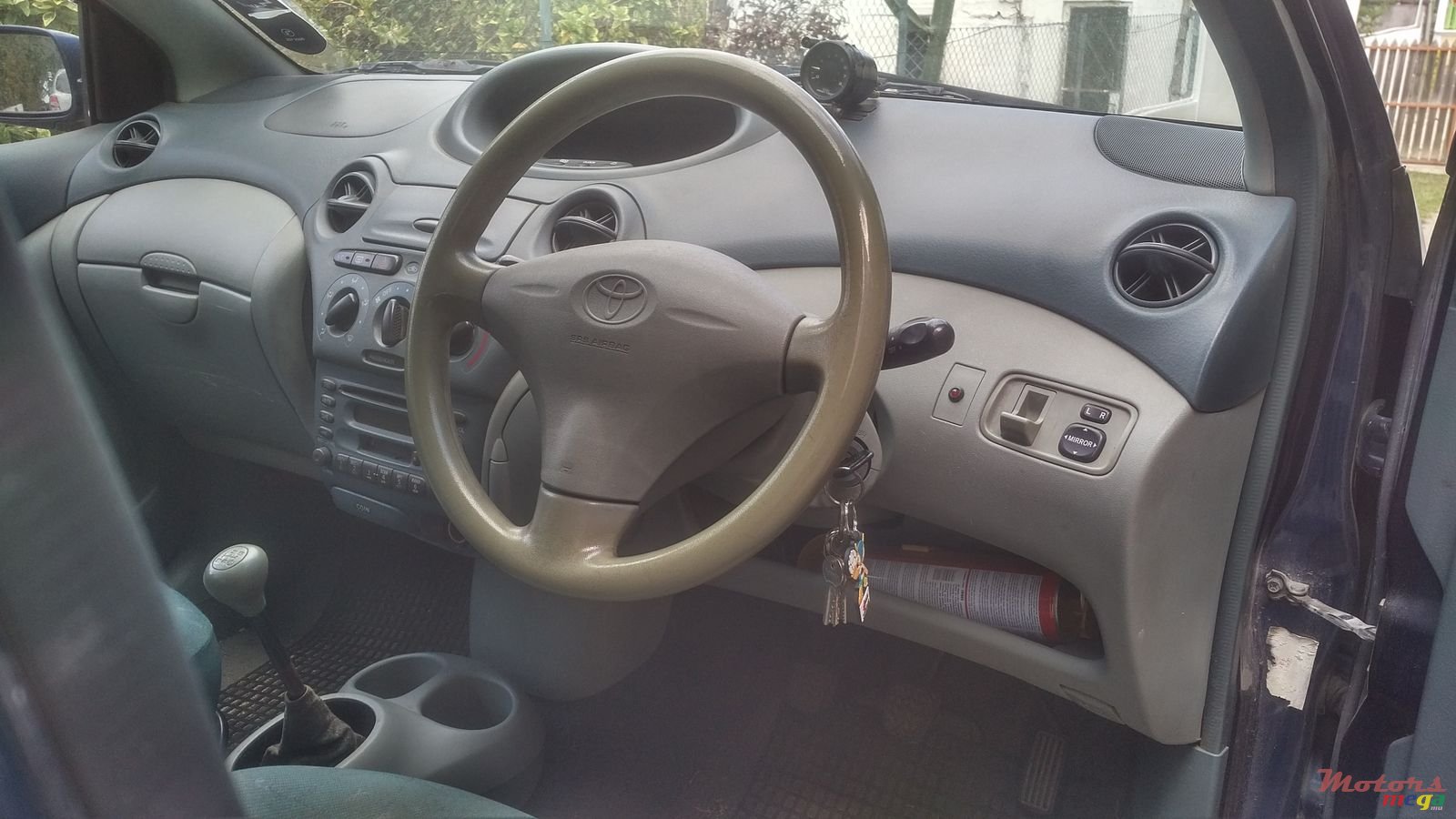 2000' Toyota Vitz photo #4