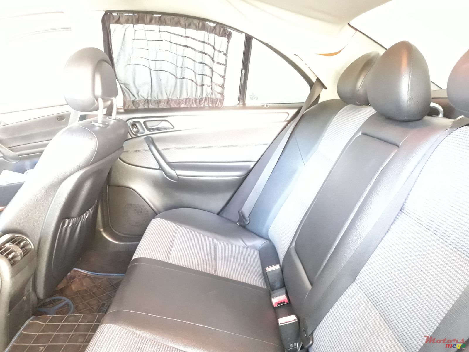 2005' Mercedes-Benz C-Class photo #3