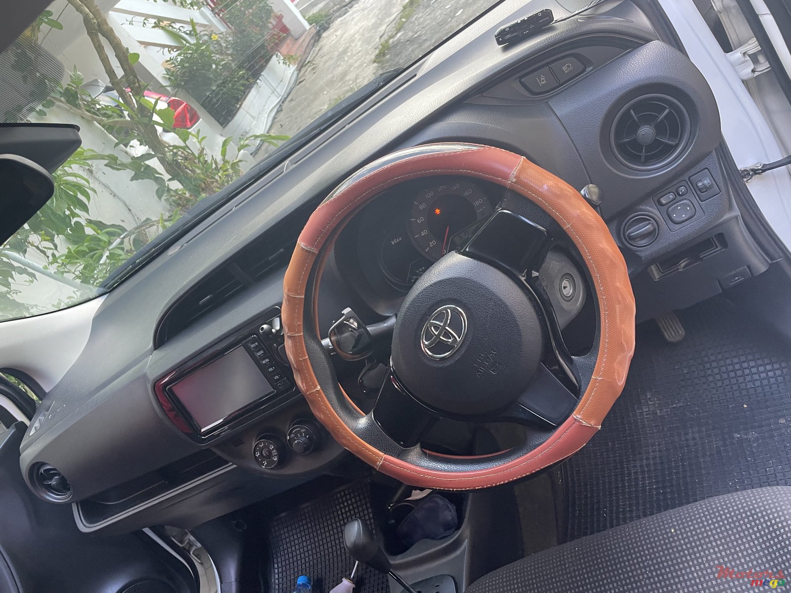 2018' Toyota Vitz photo #3