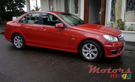 2011' Mercedes-Benz C-Class photo #1