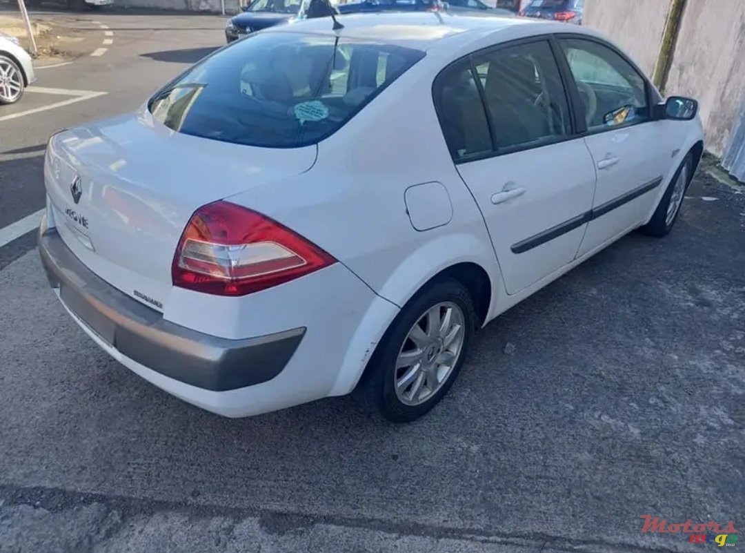 2006' Renault Megane photo #5