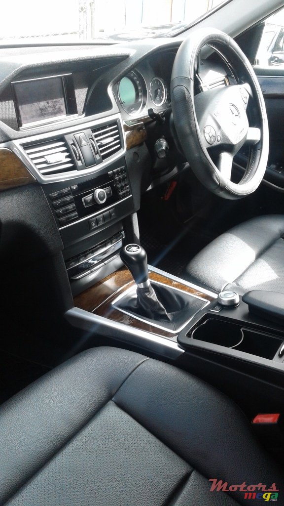 2011' Mercedes-Benz 200E CGI photo #4