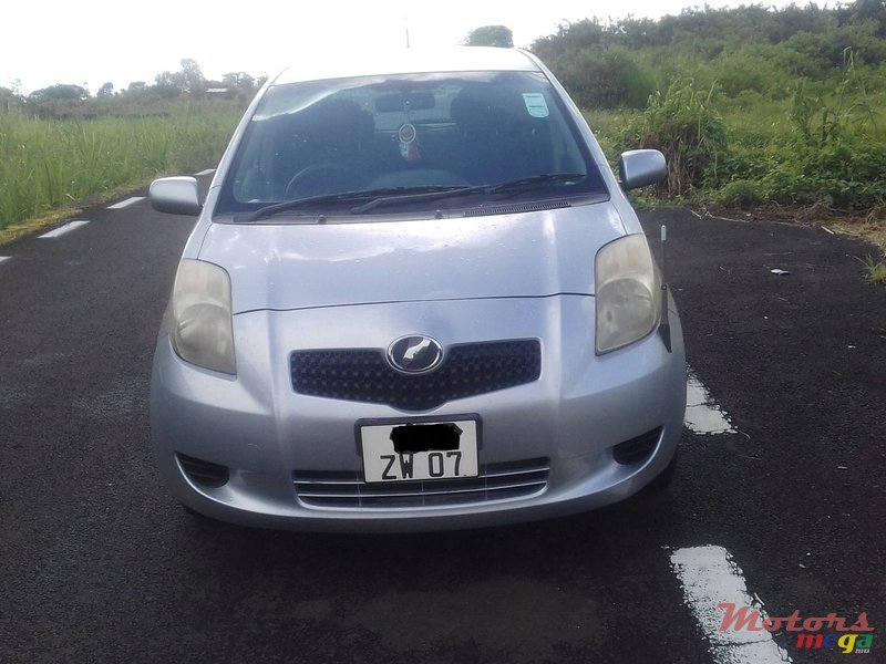 2007' Toyota Vitz nil photo #1