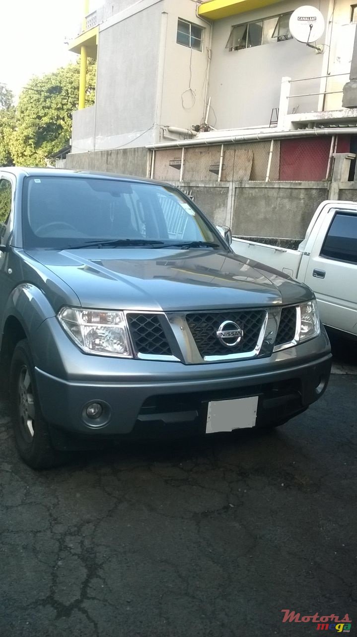 2011' Nissan Navara 2WD photo #1
