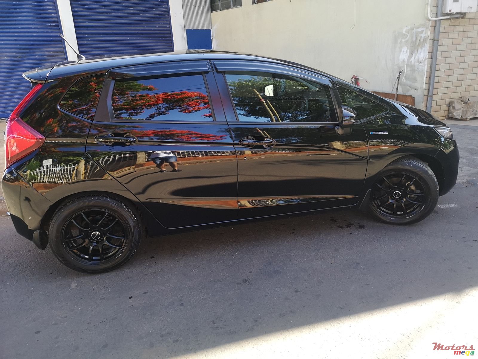 2014' Honda Fit Hybrid photo #3