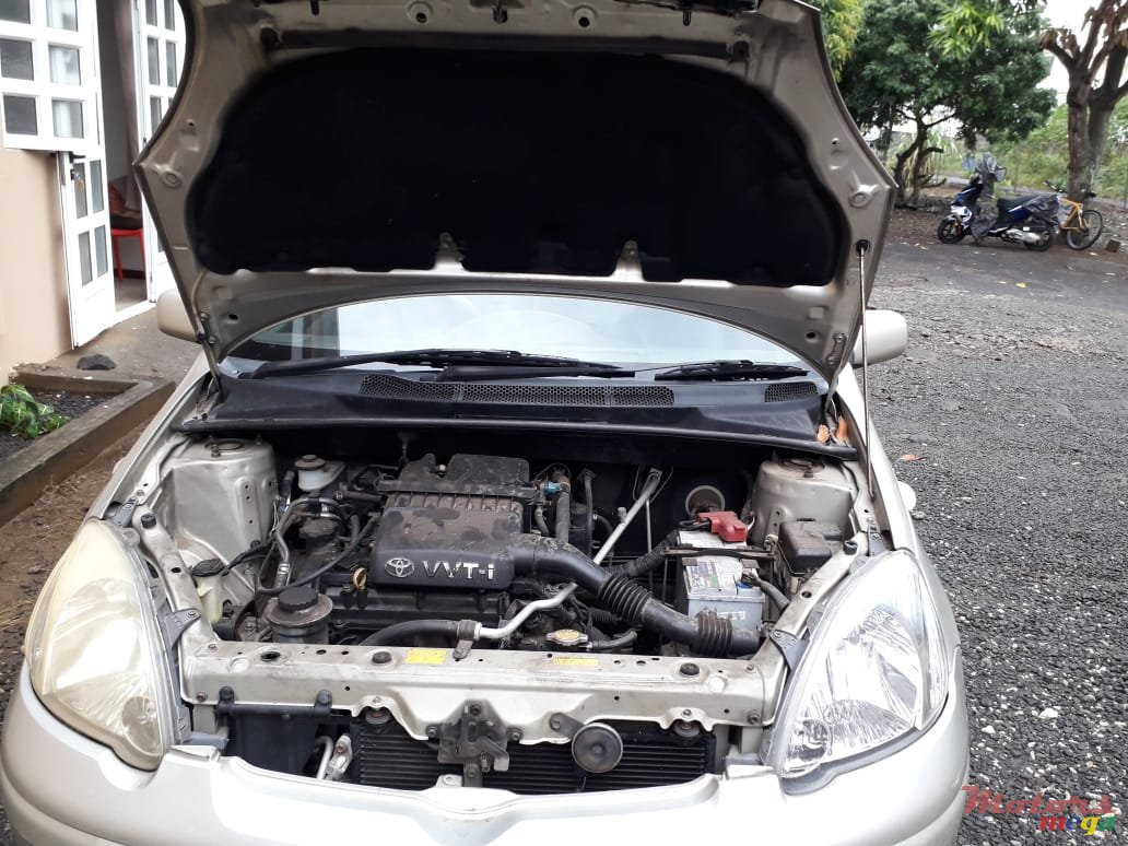 2002' Toyota Vitz No Modifications. photo #3