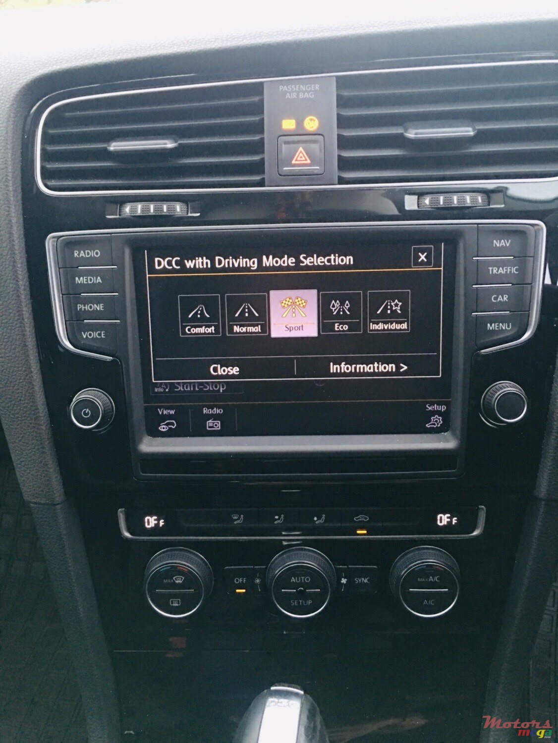 2014' Volkswagen Golf photo #4