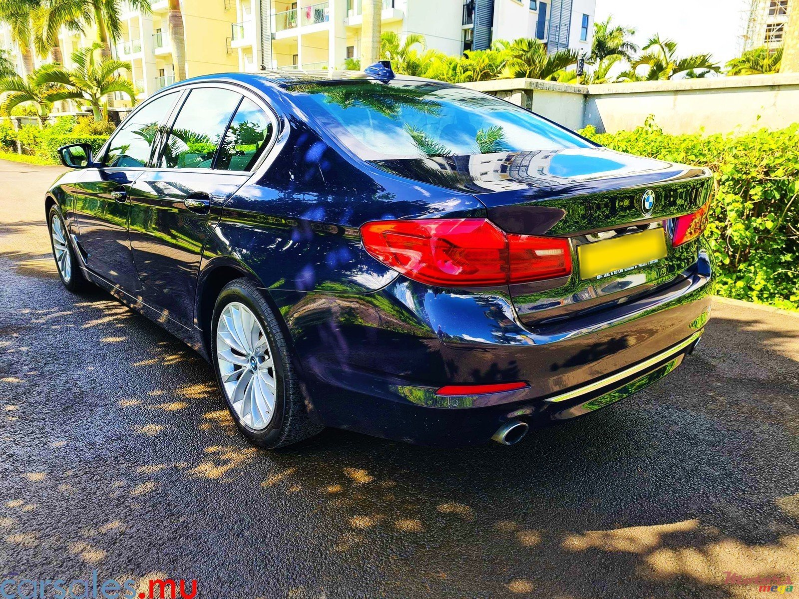 2017' BMW 530 e Luxury Line photo #3