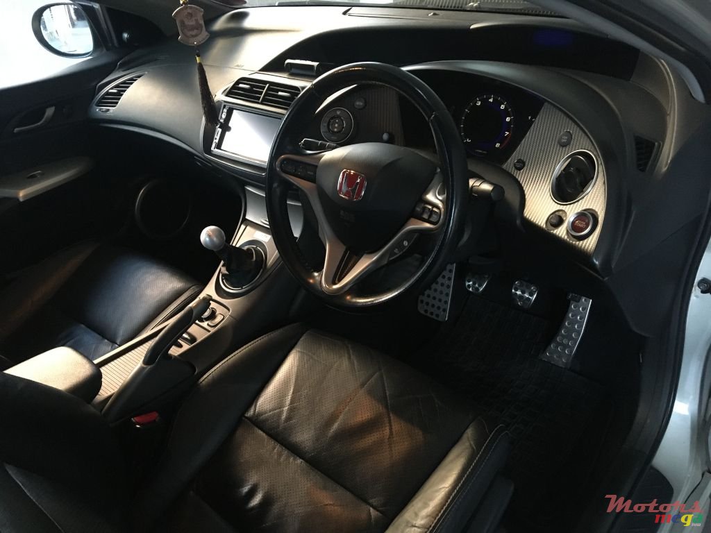 2010' Honda Civic Si photo #6