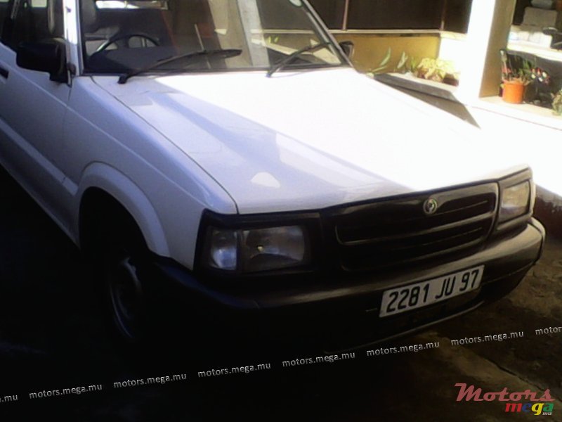 1997' Mazda B250 photo #2