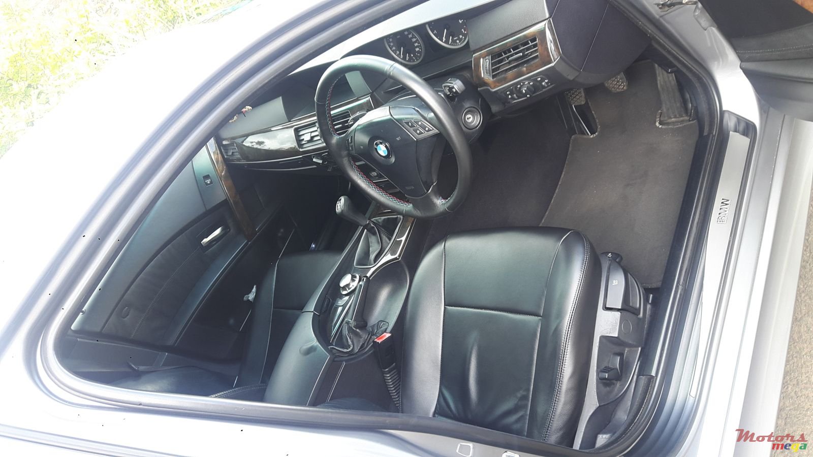 2005' BMW 520 photo #2