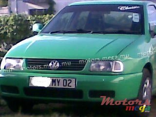 2002' Volkswagen Polo Polo Classic photo #3
