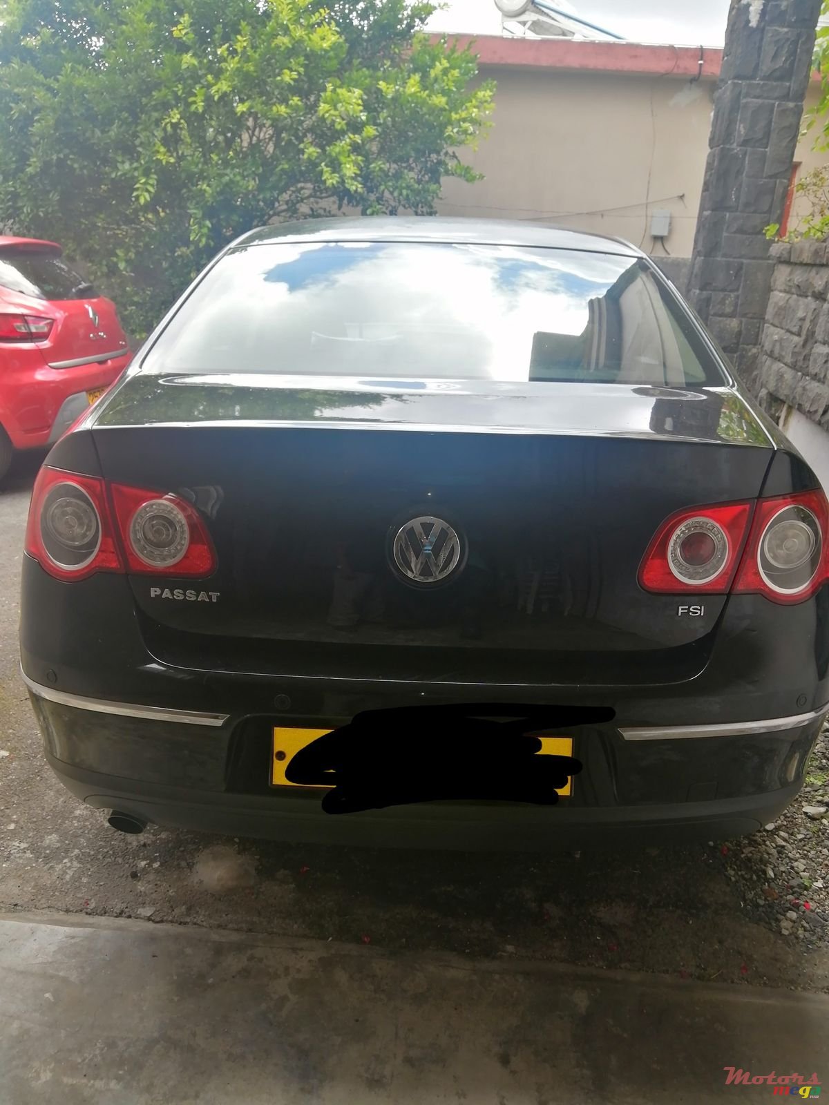 2009' Volkswagen Passat photo #1