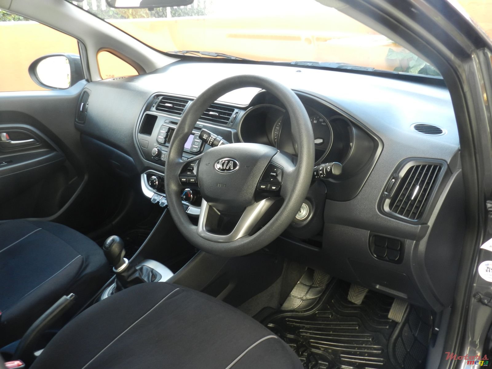 2013' Kia Rio photo #3