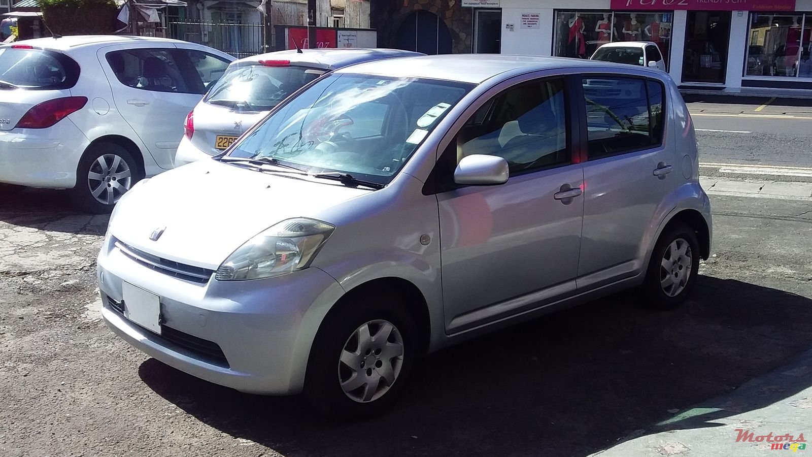 2005' Toyota Passo photo #2