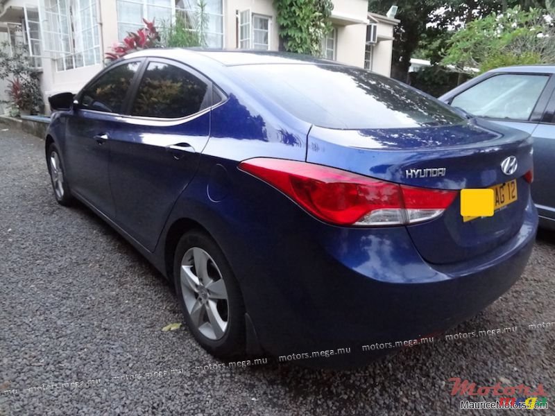 2012' Hyundai Elantra photo #2