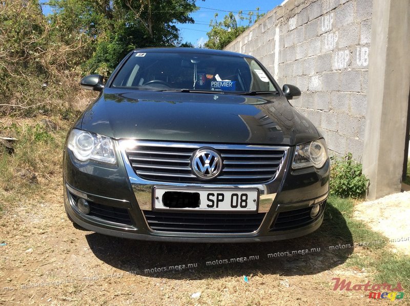 2008' Volkswagen Passat photo #1