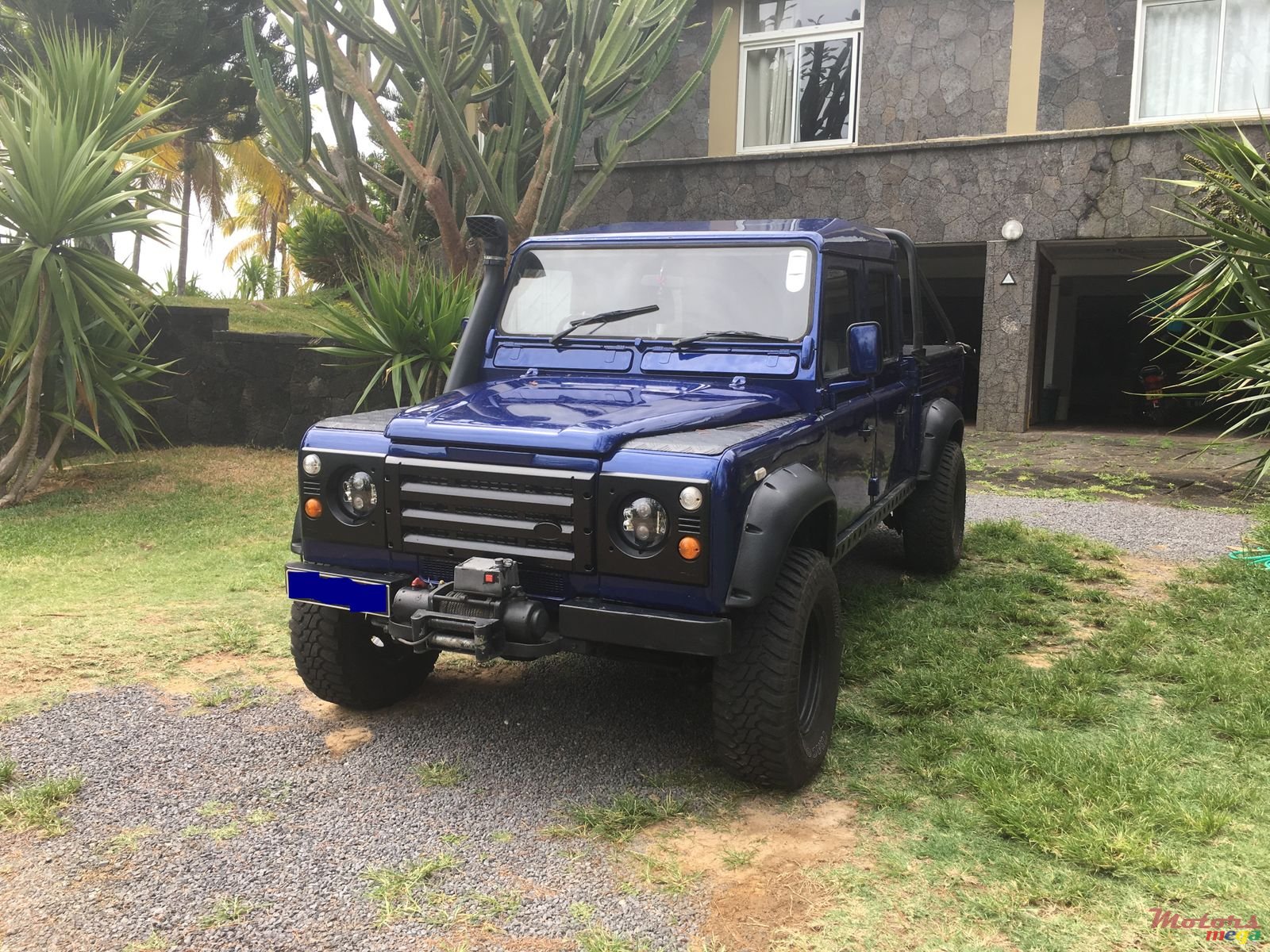 2000' Land Rover Defender photo #4