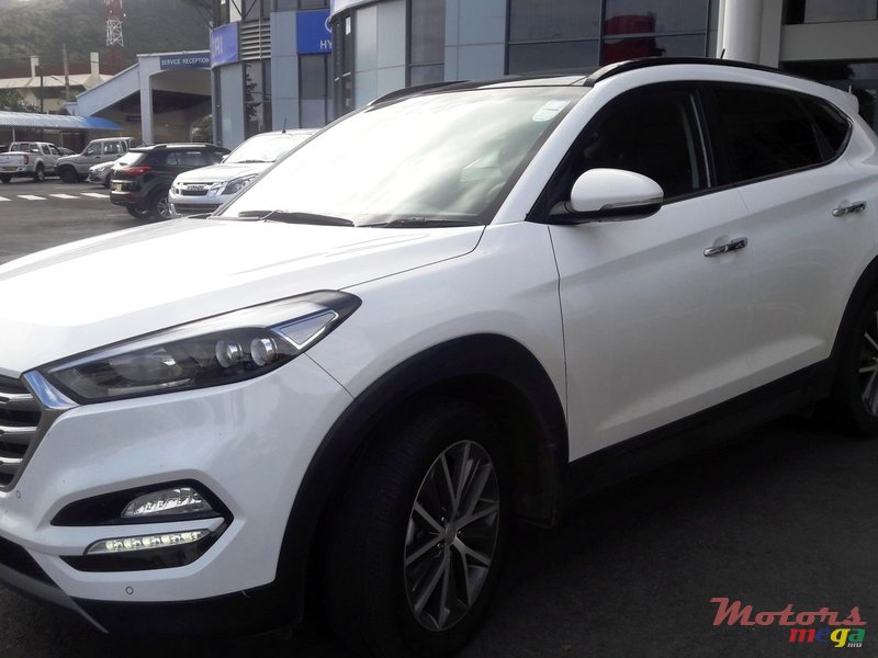 2015' Hyundai photo #2