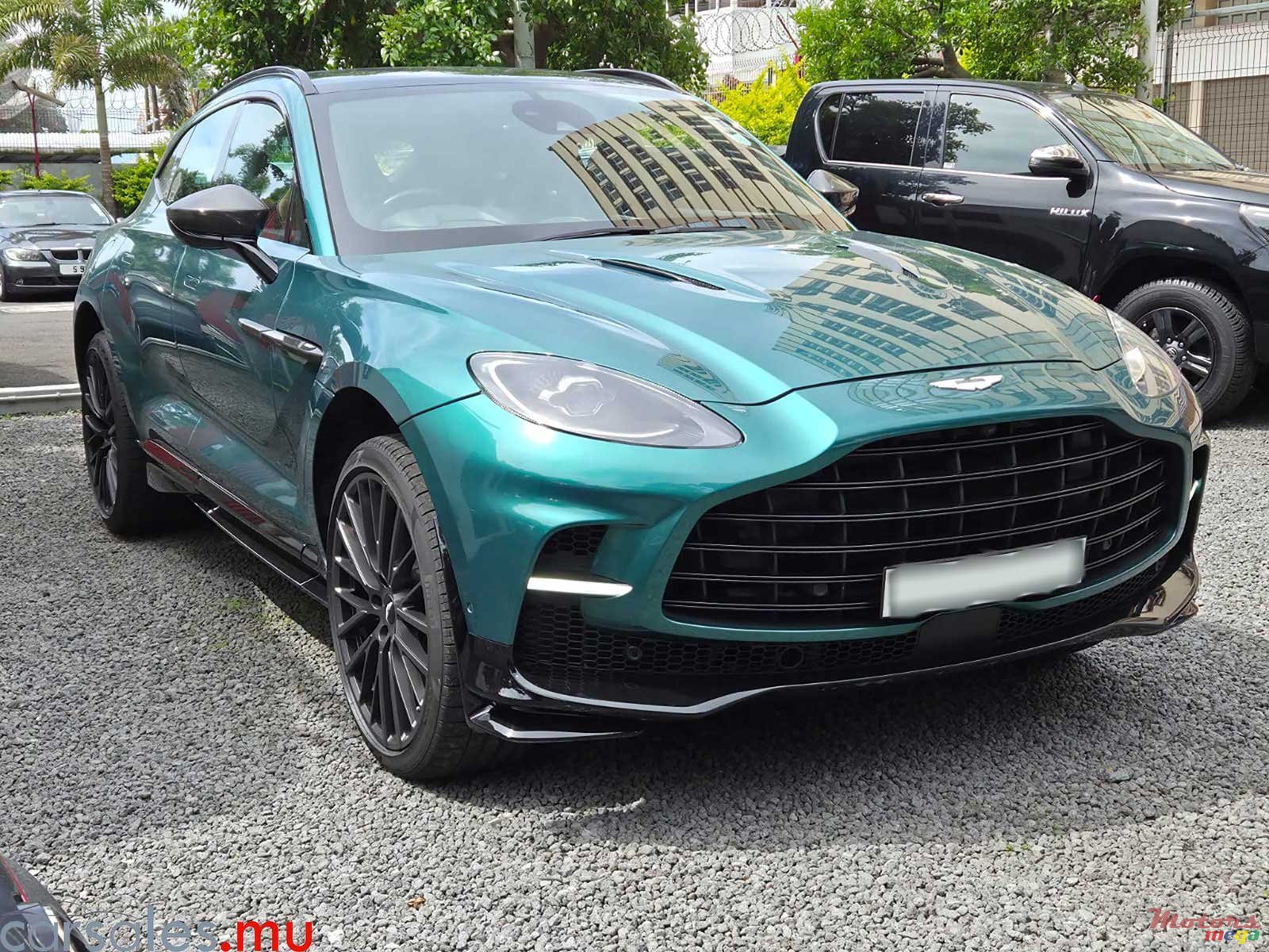 2023' Aston Martin DBX707 4.0 Twin Turbo V8 photo #2