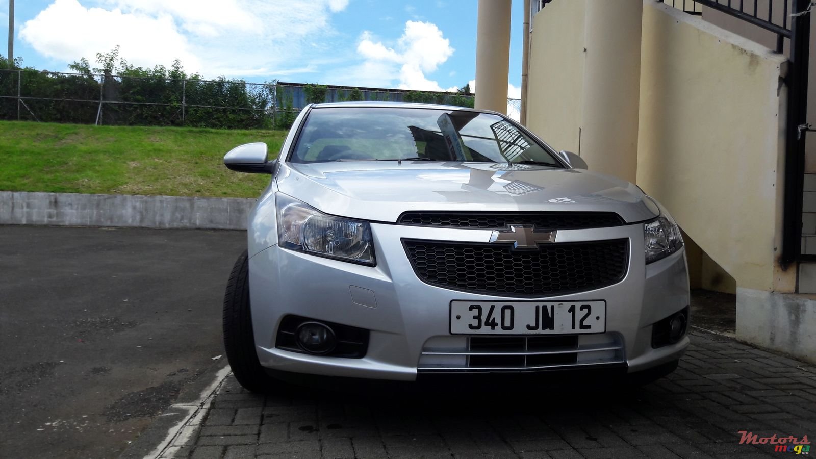 2012' Chevrolet Cruze L photo #1
