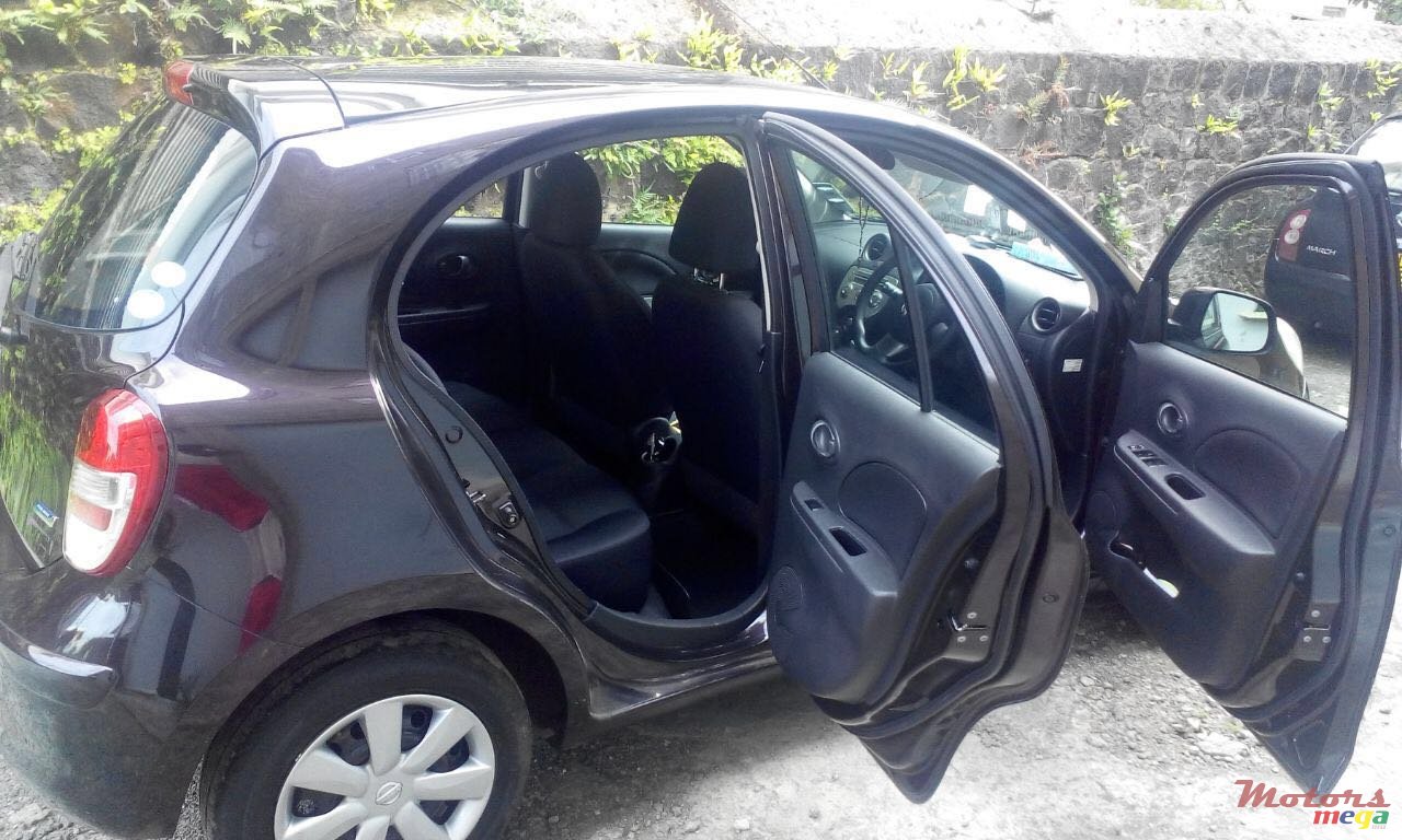 2011' Nissan March 2011 photo #6