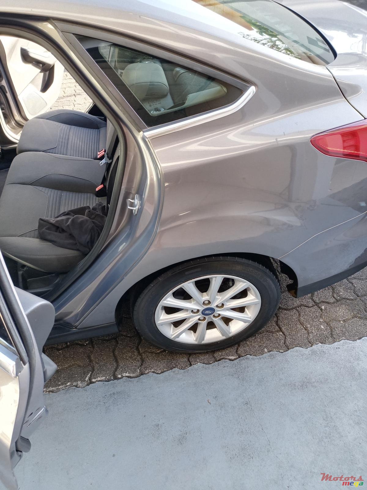 2016' Ford Focus photo #7