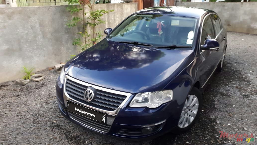 2008' Volkswagen Passat photo #1