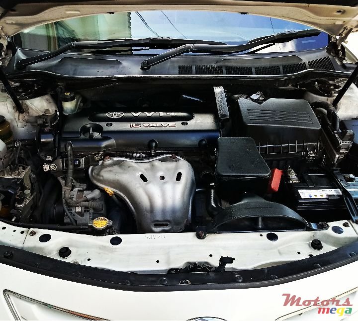 2010' Toyota Corolla Camry photo #2