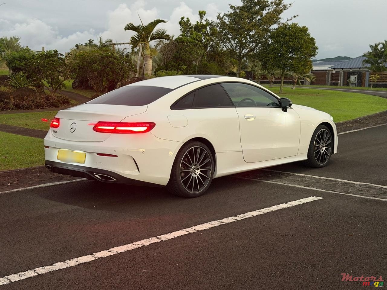 2019' Mercedes-Benz E 300 photo #1
