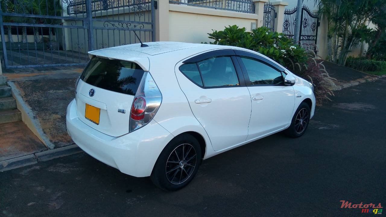 2014' Toyota AQUA photo #2