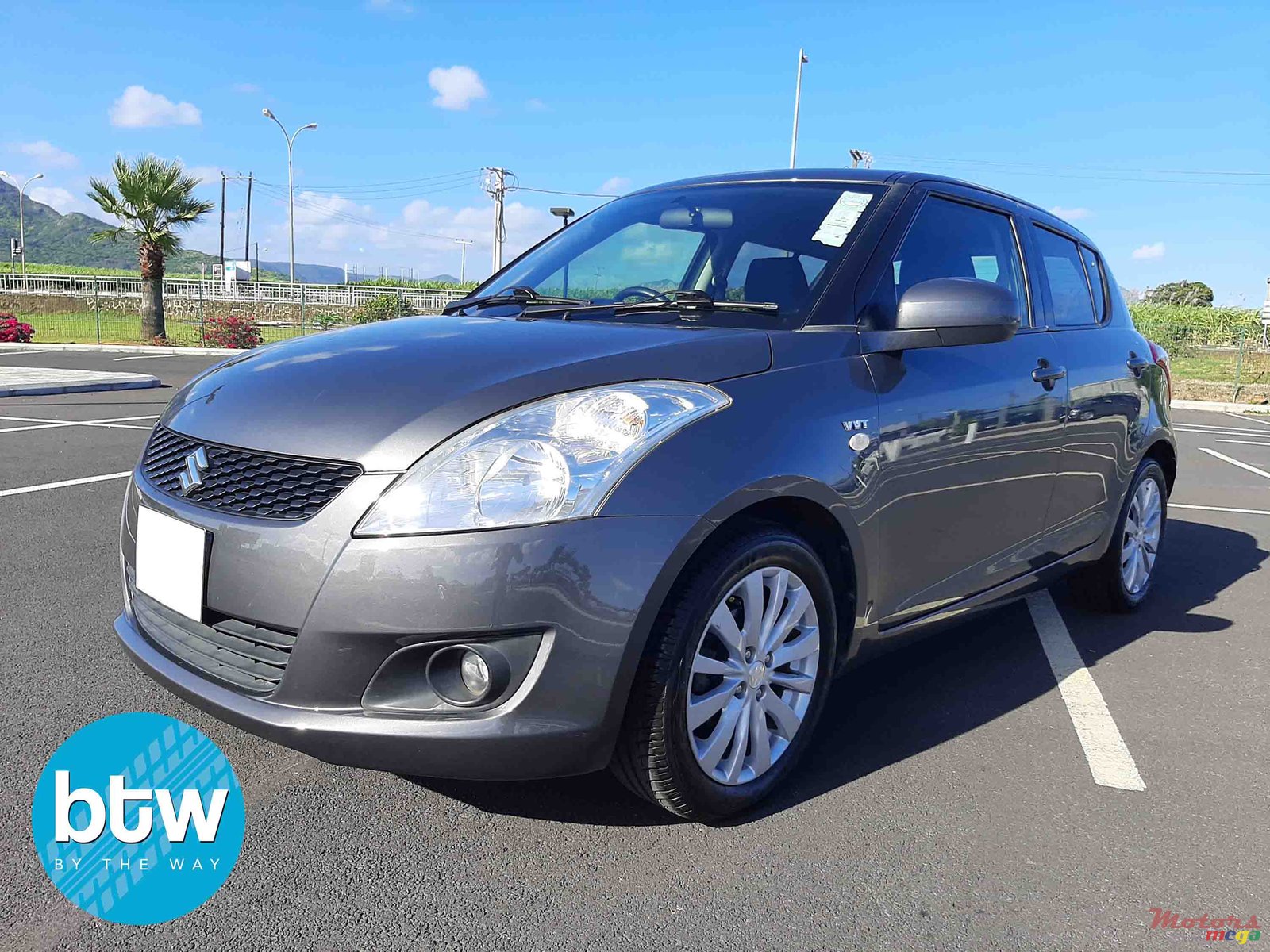 2013' Suzuki Swift photo #2