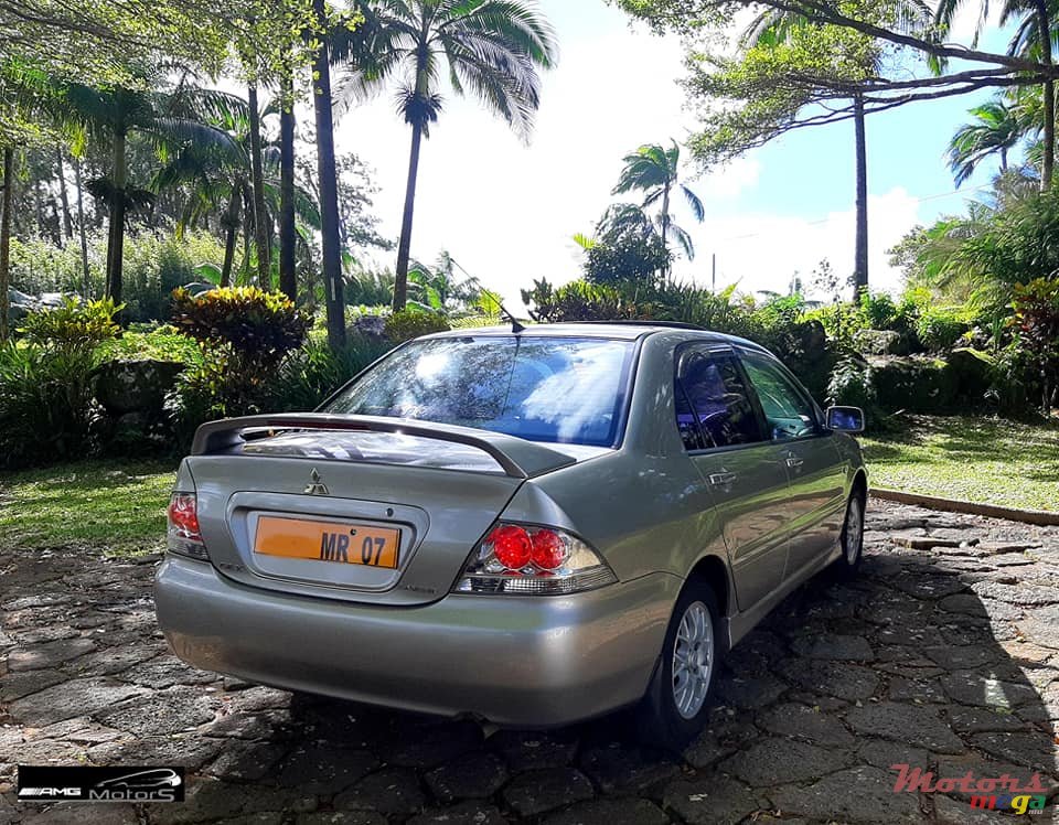 2007' Mitsubishi Lancer photo #3