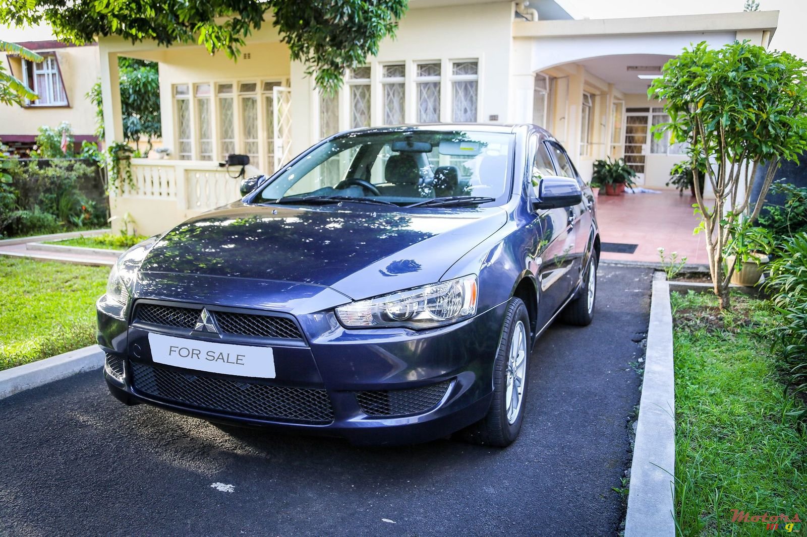 2011' Mitsubishi Lancer Evolution photo #5