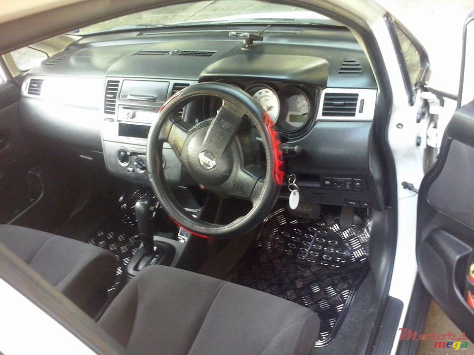 2010' Nissan Tiida dorigine photo #3