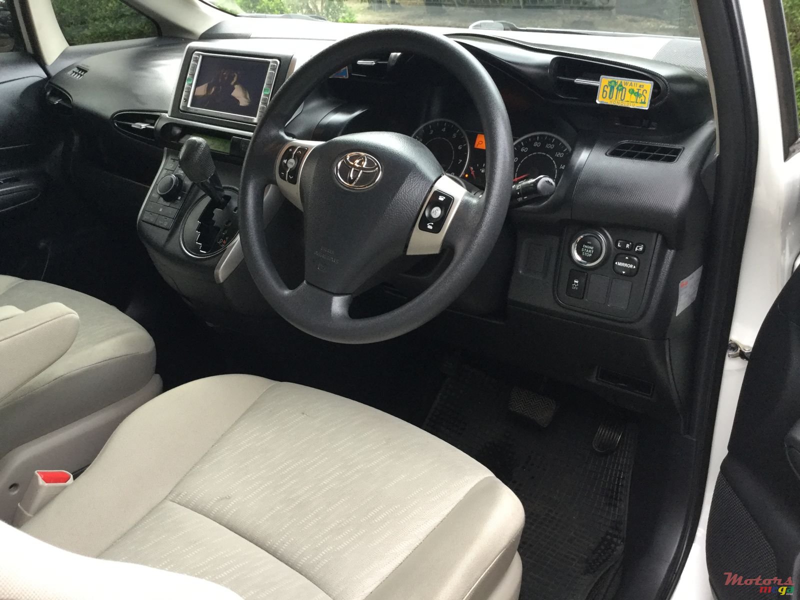 2012' Toyota Corolla Wish photo #6