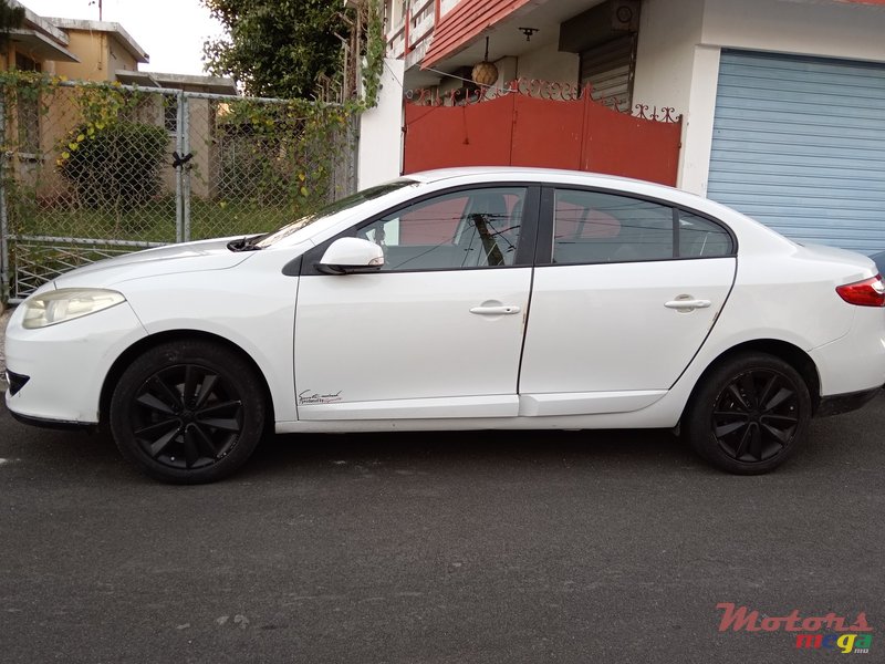 2013' Renault Fluence photo #1