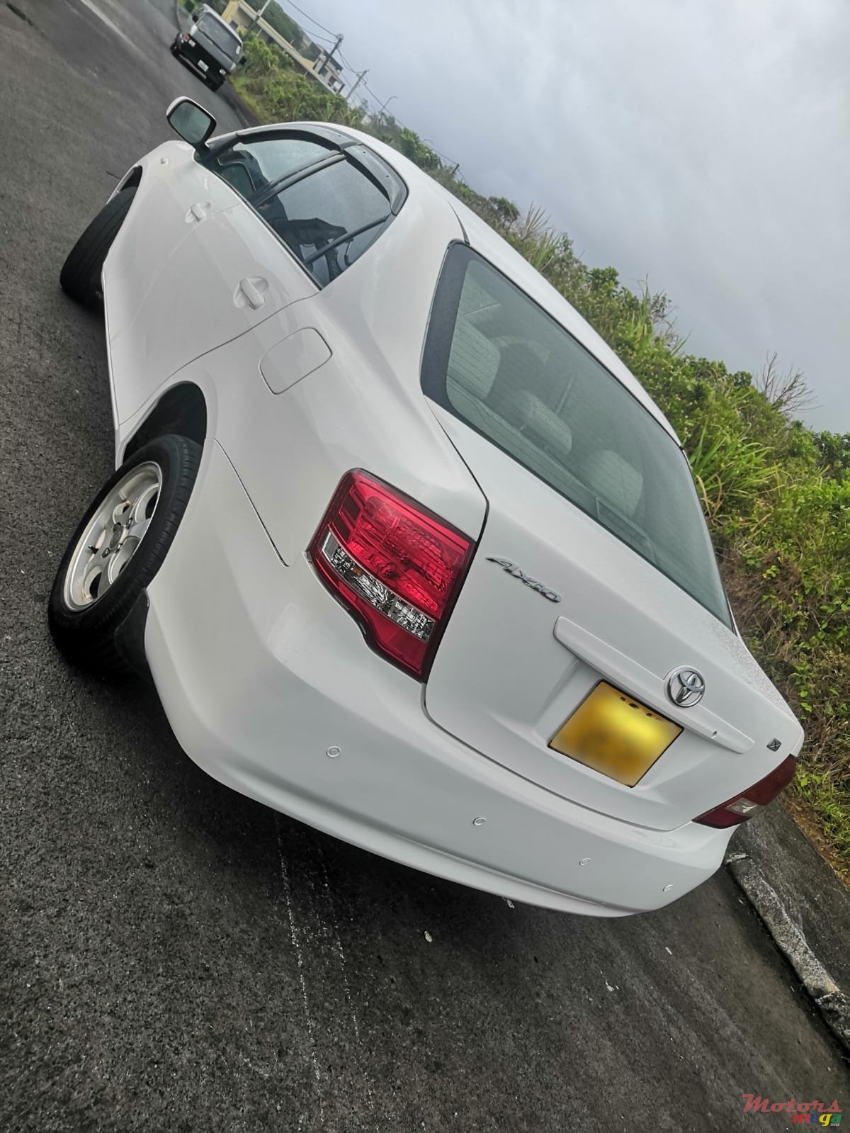 2007' Toyota Axio Manual photo #2